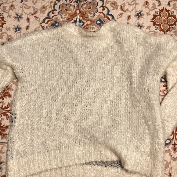 Fuzzy pattern sweater - Picture 3 of 3